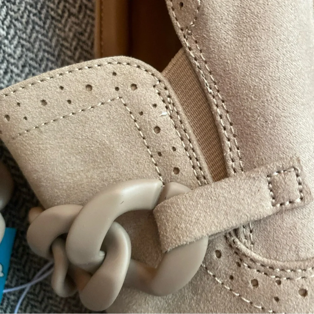 Size 11 Fits like 10-10.5 Mad Love Beige Chain Detail Wedge Loafers